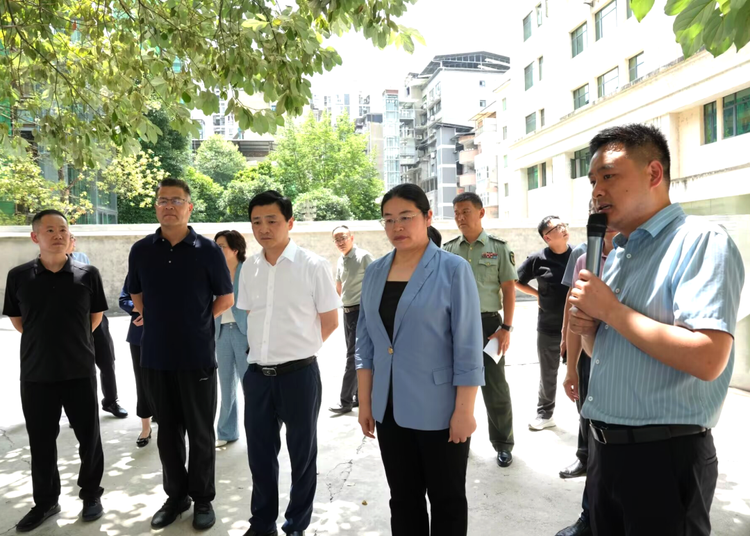 县委理论学习中心组城市工作专题调研研讨会暨2026年第4次（扩大）学习会举行