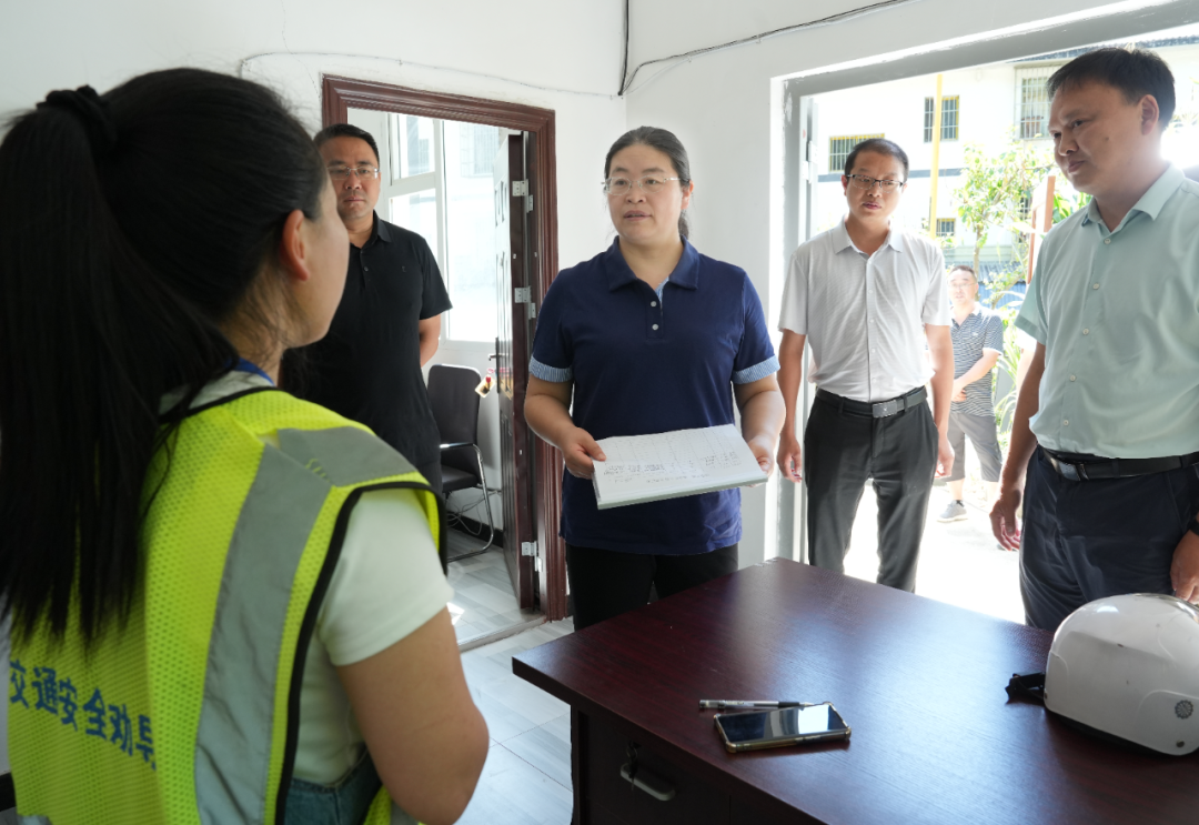 王春梅带队开展森林防火实地督导并走访监测户